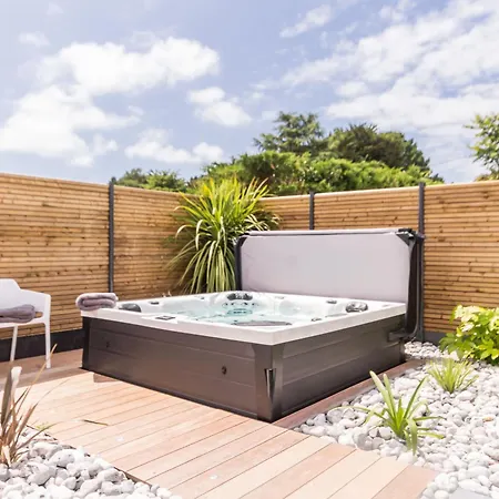 Avec Piscine Chauffee Proche Plage. Jardin, Spa, Bbq, Wifi. Ch. Bebe Incluse - Fr-1-306-1209 *