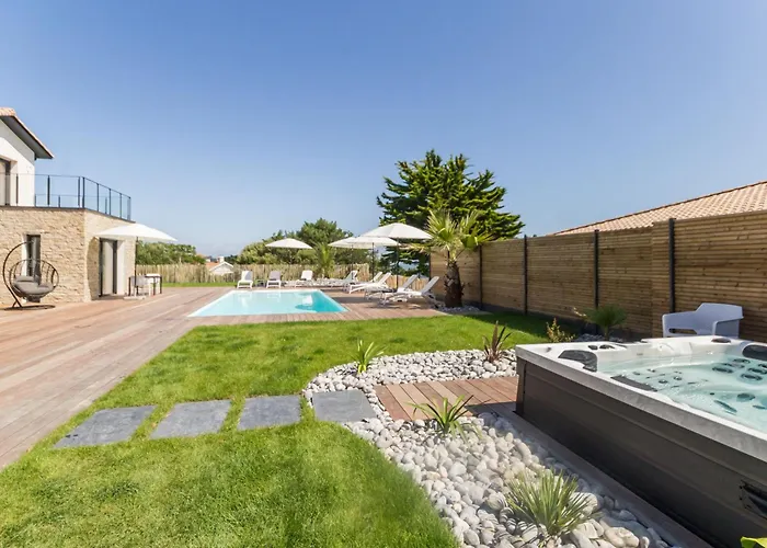 Avec Piscine Chauffee Proche Plage. Jardin, Spa, Bbq, Wifi. Ch. Bebe Incluse - Fr-1-306-1209 Casa de Férias Préfailles