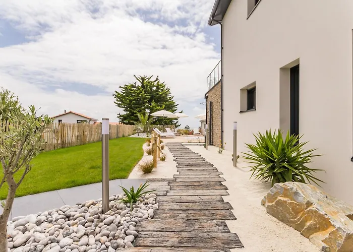 Avec Piscine Chauffee Proche Plage. Jardin, Spa, Bbq, Wifi. Ch. Bebe Incluse - Fr-1-306-1209 * Préfailles