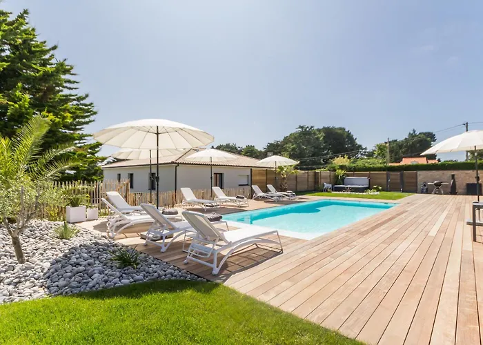 Avec Piscine Chauffee Proche Plage. Jardin, Spa, Bbq, Wifi. Ch. Bebe Incluse - Fr-1-306-1209 Préfailles